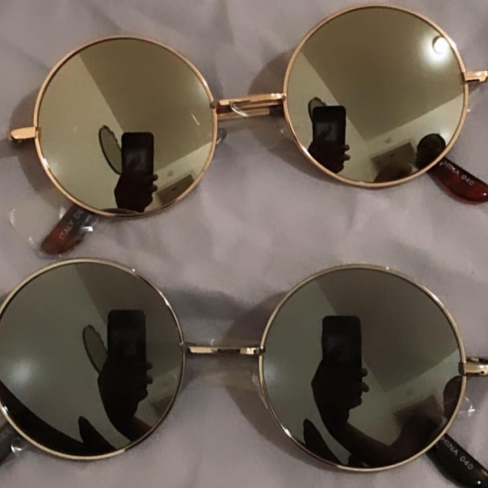 Sunglasses. - Picture 8 of 11
